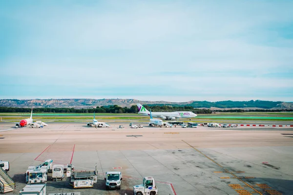 Madrid, Spain - 25 грудня 2018: пасажирський літак Wamos Air приземлився в аеропорту Мадрид-Барахас. — стокове фото