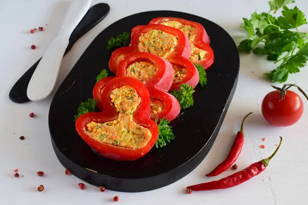 Paprika stuffed with mix of carrot, cheese, garlic, yogurt — Stock Photo, Image