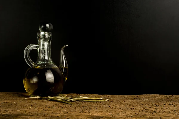 特级初榨橄榄油老式调味瓶 — 图库照片