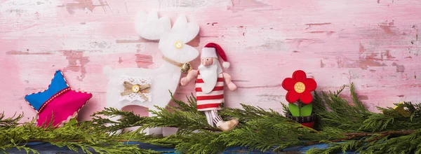 Santa Claus ragdoll och renar xmas card. — Stockfoto