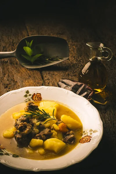 Slow cooker thick and chunky beef stew. — Stock Photo, Image