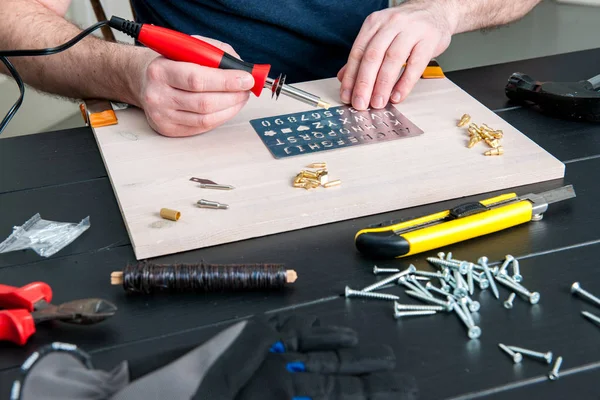 Pyro pen and tools — Stock Photo, Image