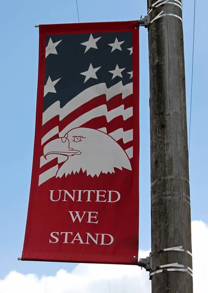 Bandeira da rua principal "United We Stand " — Fotografia de Stock