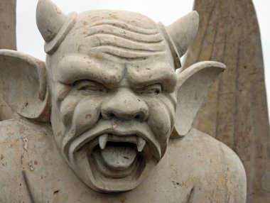 Öfkeli Gargoyle snarling