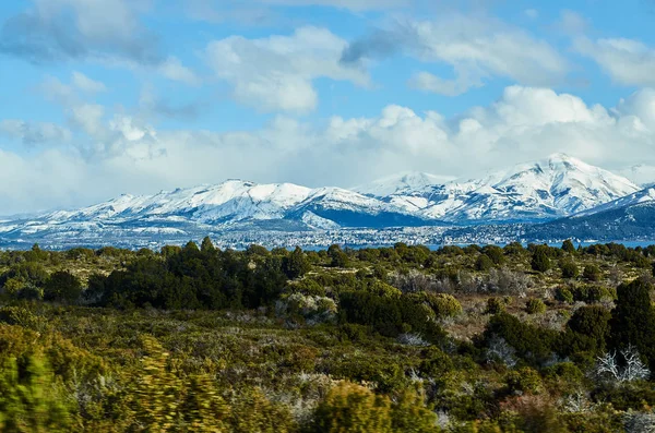Uzaklardan gördüm Bariloche şehir