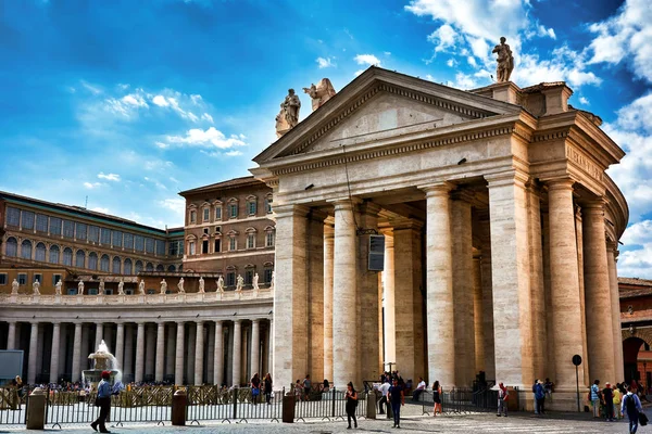 A toszkán oszlopsorok a Vatikánban — Stock Fotó