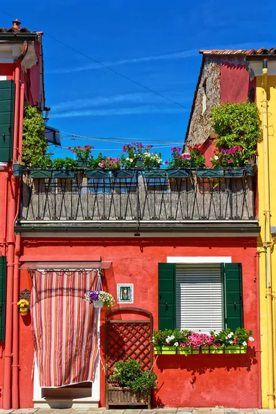 Pintoresca fachada de edificio en Burano — Foto de Stock