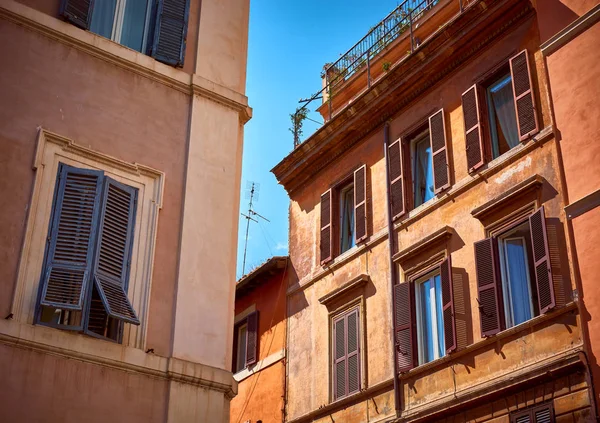 Roman generic building — Stock Photo, Image