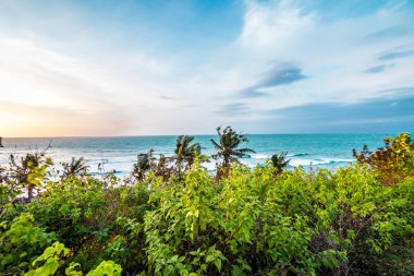 Günbatımı okyanus, doğa kompozisyon. Güzel tropikal görünüm. Bali Adası, Endonezya. Balangan beach.