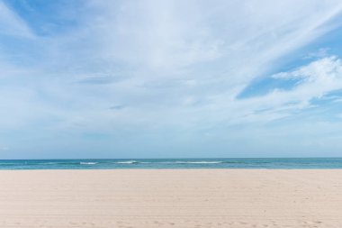 Deniz sabah panorama. Tropikal yatay kompozisyon. Bali Adası, Endonezya.