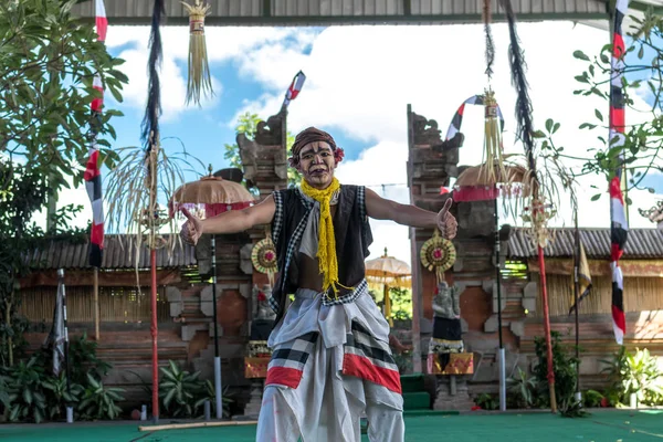 Bali, Indonesien - 5 maj 2017: Barong Dans på Bali, Indonesien. Barong är en religiös Dans i Bali baserat på de stora Hindi epos av Ramayana. — Stockfoto