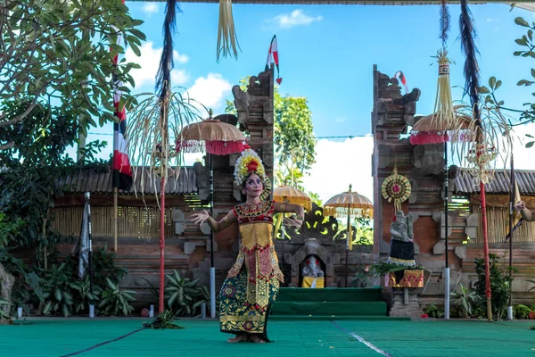 БАЛИ, ИНДОНЕЗИЯ - 5 мая 2017 года: Баронг танец на Бали, Индонезия. Баронг - это религиозный танец на Бали, основанный на великих эпосах хинди Рамаяны . — стоковое фото