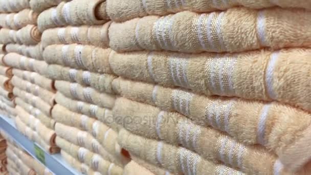 Close up of colorful towels in the store of shopping mall, Bali. Many towels. — Stock Video