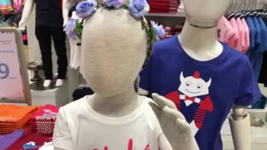 Bali, Endonezya - 20 Aralık 2017: Manken yüzü, yakın. Manken mağaza, Alışveriş Merkezi, Asya.