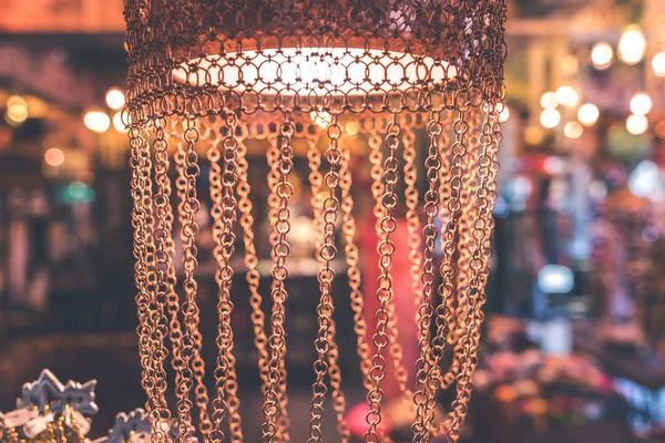 Interior vintage de la tienda con hermosa luz cálida. Isla de Bali . — Foto de Stock