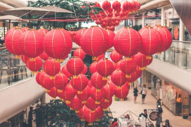Parlak kırmızı geleneksel Çince fenerler, Bali Adası.