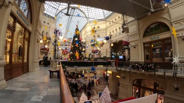 MOSCOW, RUSSIA - NOVEMBER 24, 2019: Hyperlapse, Christmas decorations in Gum on a Red Square, new year, 4k footage, not edited. Time lapse. — Stock Video