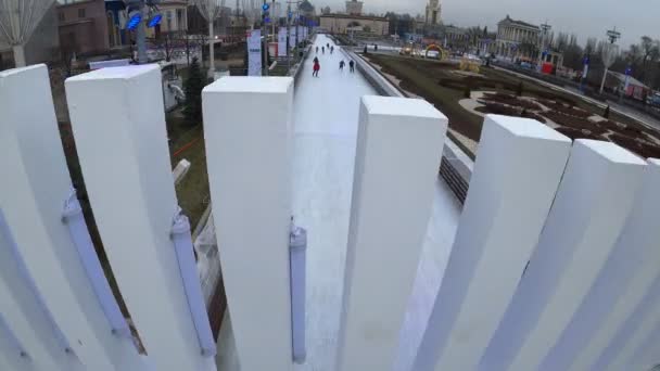 MOSCOW, RUSSIA - NOVEMBER 27, 2019: Big city ice skating rink at VDNKh. — ストック動画