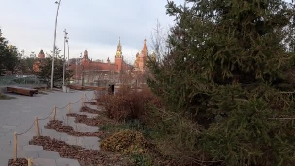 Zaryadye Park, Moskou, Rusland. Kremlin — Stockvideo