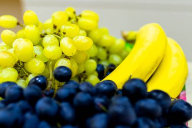 Üzümlü tabak, yaşam tarzı fotoğrafı..