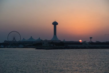 abudhabu marina alışveriş merkezinde günbatımı Zamanı