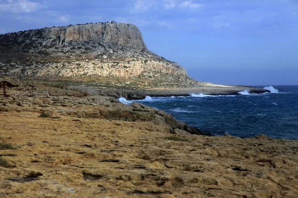 Lagoon with cyan water in Kavo Greco area on Cyprus — Stock Photo, Image