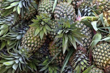ananas mağaza tezgahın üzerine