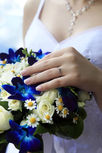 結婚式の花束を閉じる — ストック写真