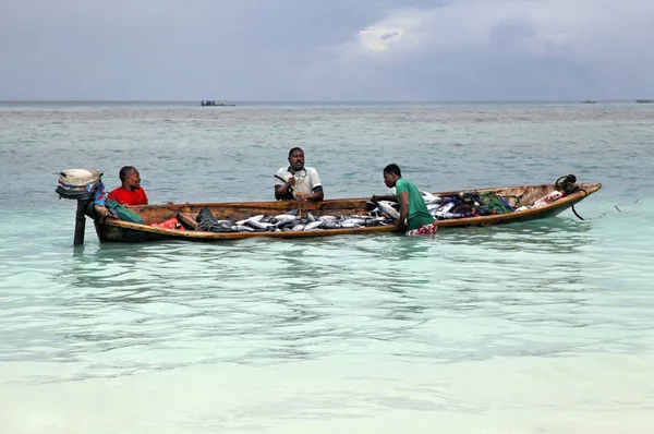Bateaux sur l'océan Indien au large de Nungwi — Photo