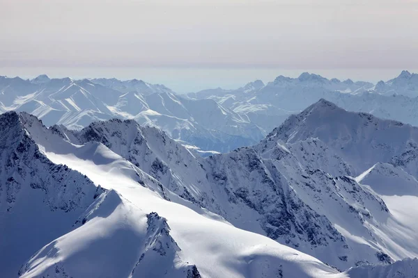 Nézd a Elbrus Mount - Európa legmagasabb pontja — Stock Fotó
