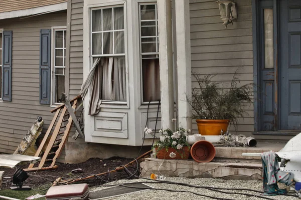 House damaged by disaster — Stock Photo, Image