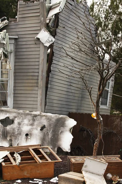 Huis beschadigd door ramp — Stockfoto