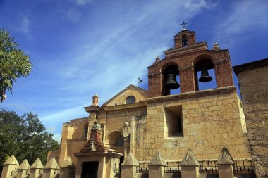 Santo Domingo katedralde mimari bir dönüm noktası olduğunu 
