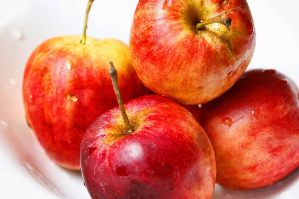 Wet apples — Stock Photo, Image