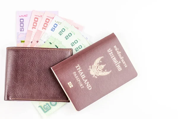 Tayland pasaportu ve Tay para ve cüzdanı.