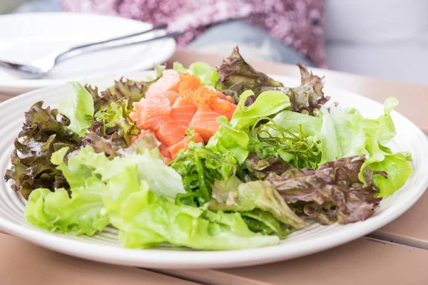 Shoyu zalm salade. — Stockfoto