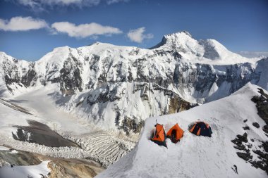 Pamir Dağları Alp kampta