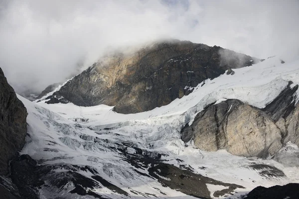 Glacier on the approaches to the top — Stock Photo, Image