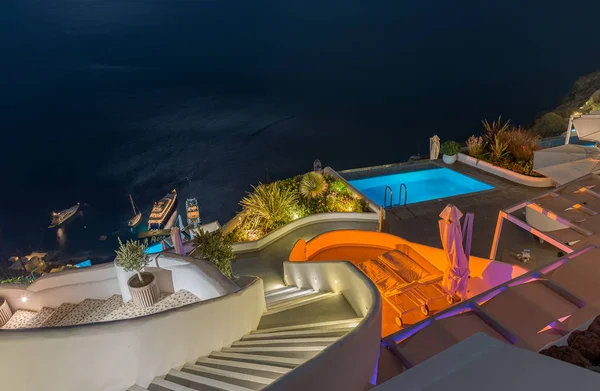 Caldera Santorini'de gece görünümü