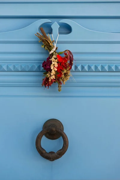 Astypalea kapıda çiçekler