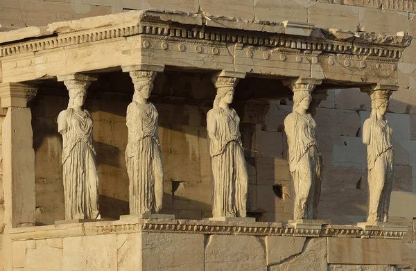 Detalj av den södra verandan av Erechtheion med Karyatiderna Akropolis, Aten Grekland — Stockfoto