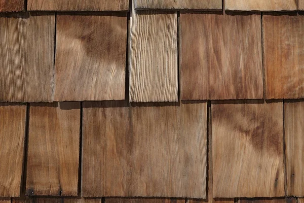 Natuurlijke ongeverfd oude huis branchy hout Bouwplaten patroon achtergrond — Stockfoto