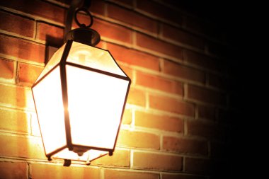 Romantik bir gece sokak lambası