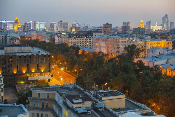 Moscú techos vista de la noche — Foto de Stock