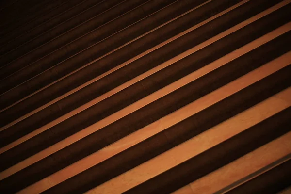 Doğrusal arka plan - eski merdiven — Stok fotoğraf