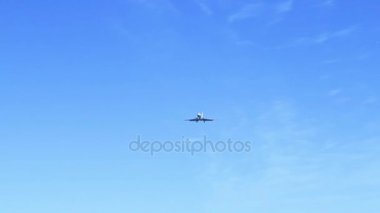 Jet uçak uçan yakın çekim