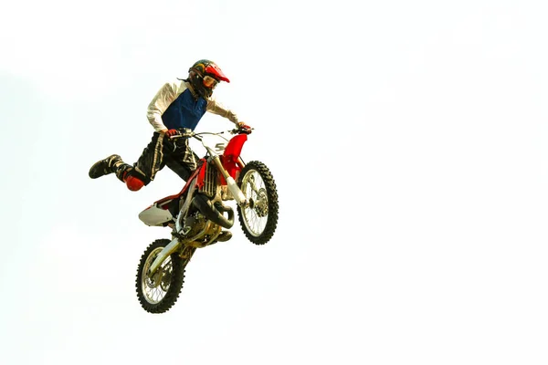 izole Bisiklet atlama beyaz arka plan üzerinde