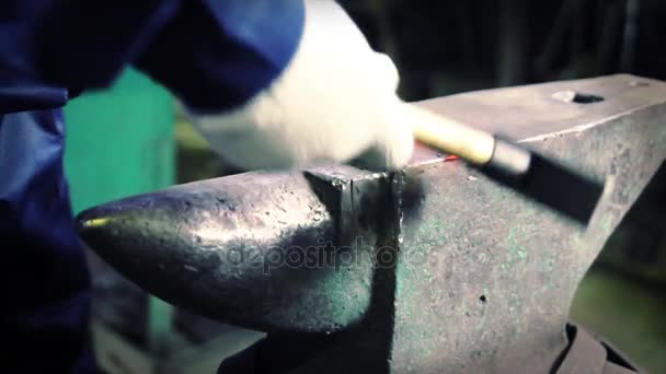 铁在冶炼中的弯曲 — 图库视频影像