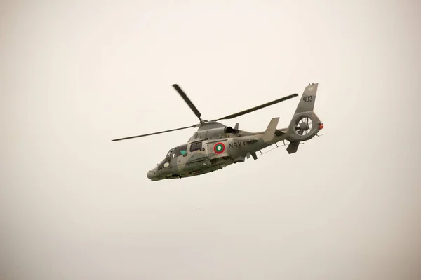미군 해군 헬기 비행-isoated — 스톡 사진