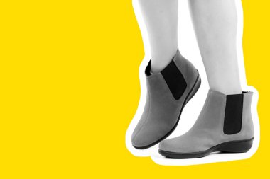 Bayan giysi ayakkabısı. Düşük deri ayakkabılar giyen uzun ince kadın bacağı. Fotokopi alanı olan moda modeli. Klasik ve günlük kıyafet konsepti. Ayrıntılı yakın çekim stüdyo çekimi. Dergi tarzı moda kolajı